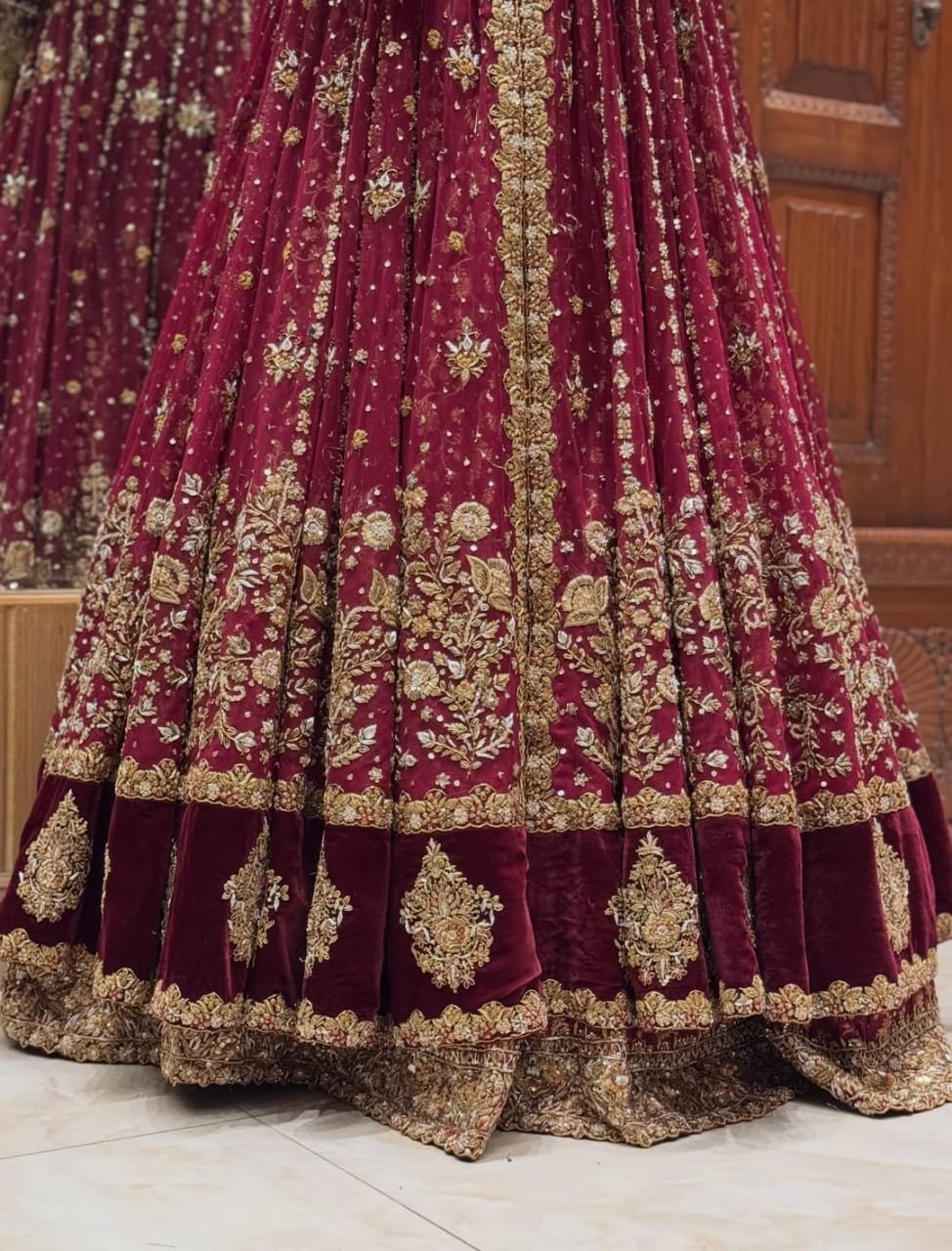 Hand-Embellished Breeza Net Open Maxi with Farshi Lehenga & Velvet Border - Image 4