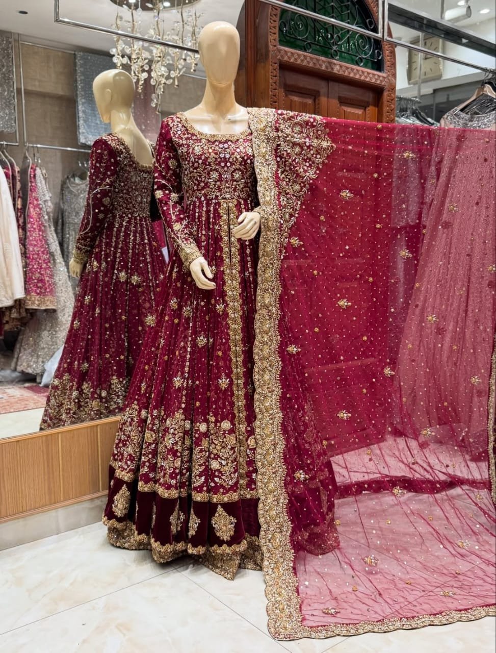 Hand-Embellished Breeza Net Open Maxi with Farshi Lehenga & Velvet Border - Image 5